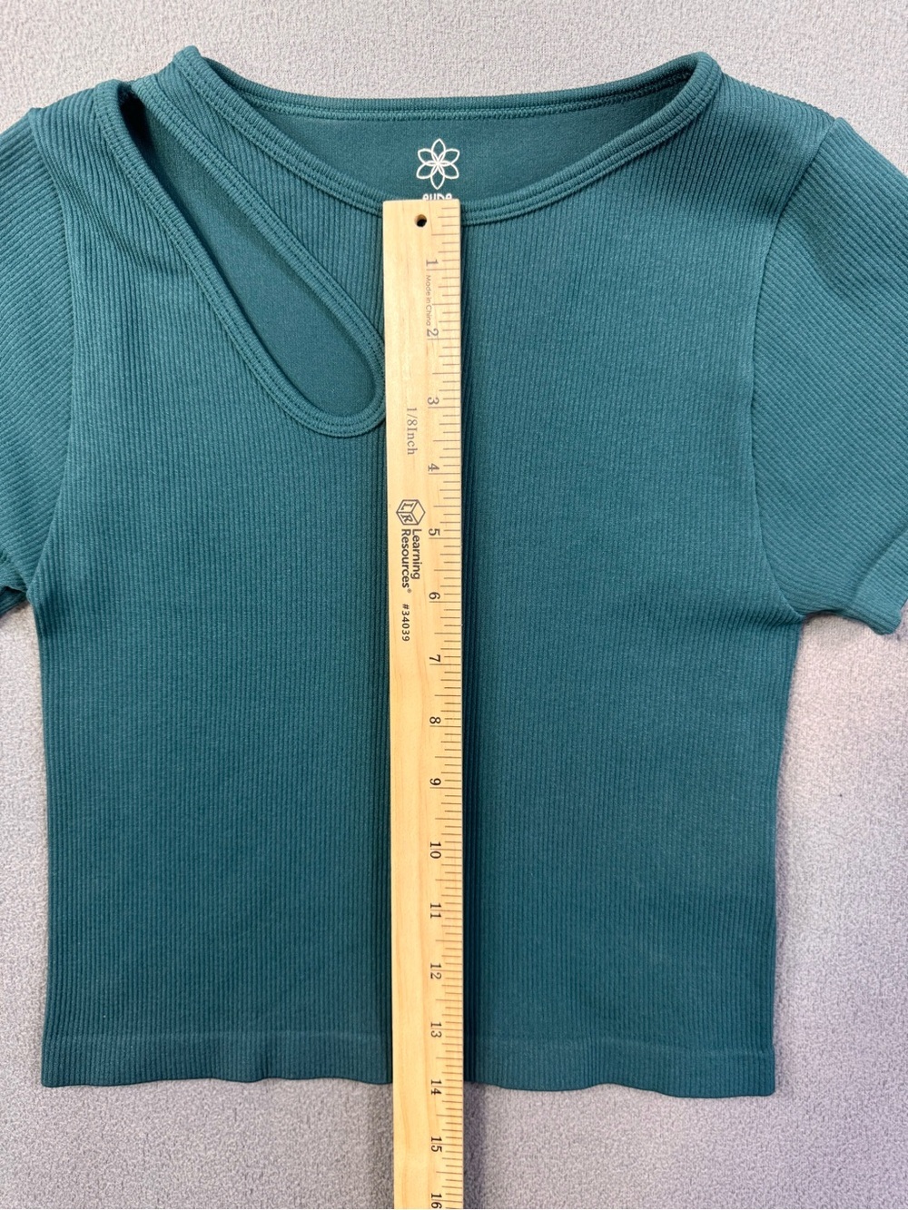 Teal Blue Short Sleeve T-Shirt Stretchy Crop Top with Asymmetric Cutout, M / L - Picture 6 of 8